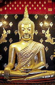Buddha at Wat Mahathat in Phitsanulok